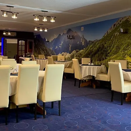 리조트 Gwarek Centrum Wypoczynkowe 우스트론