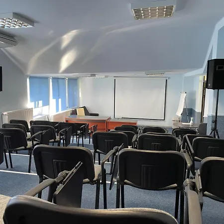 Gwarek Centrum Wypoczynkowe 3* 우스트론