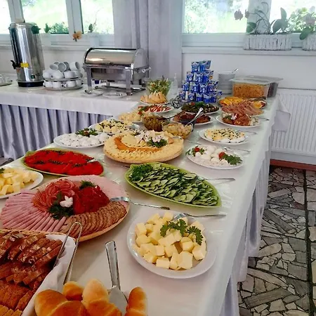 Gwarek Centrum Wypoczynkowe 우스트론