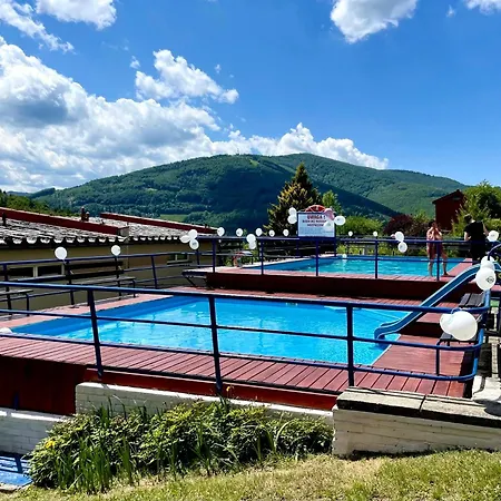 Gwarek Centrum Wypoczynkowe 3* 우스트론