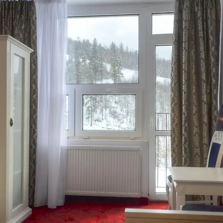 Gwarek Centrum Wypoczynkowe 리조트 우스트론