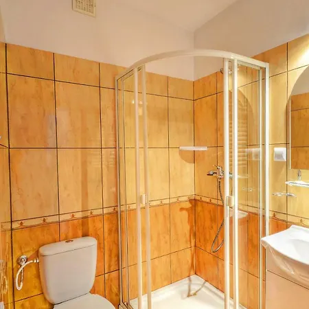 Gwarek Centrum Wypoczynkowe 3* 우스트론